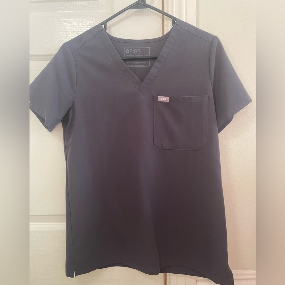 FIGS Charcoal Scrub Set